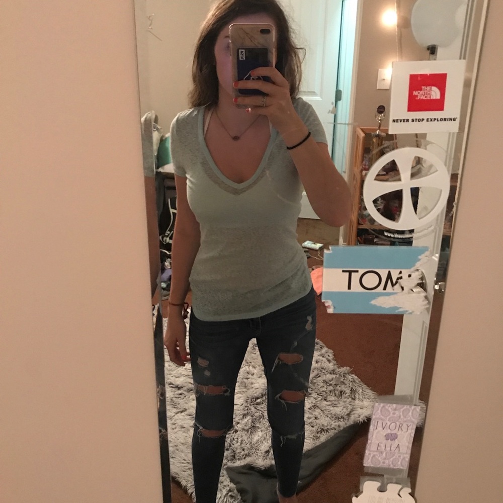 American Eagle vneck